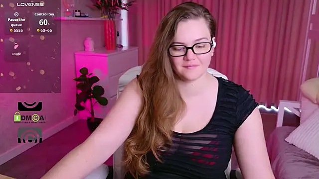KellyKleine webcam
