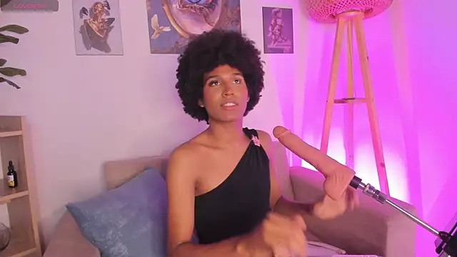 NaomiSaenz_ webcam