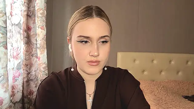 SachikoSpyies webcam