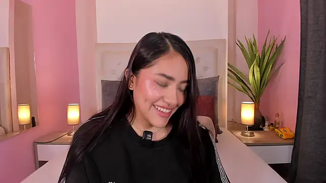 nicolle_pierce webcam