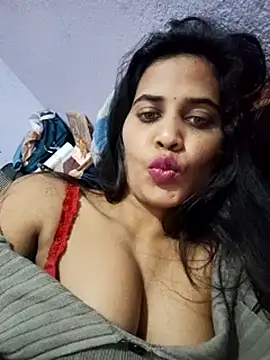 cute_radhikaa webcam