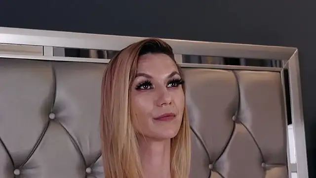 MayaHale webcam