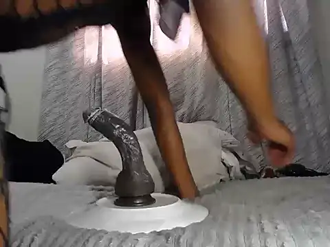KinkyJXxX webcam