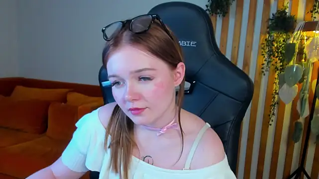 ElinaVale webcam