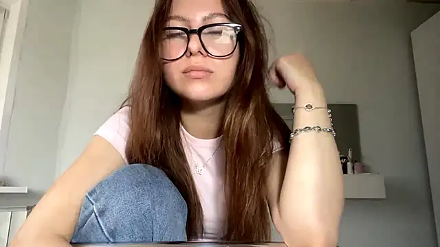 DionePoague webcam