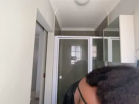 MissLola27 webcam
