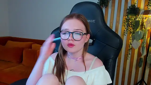 ElinaVale webcam