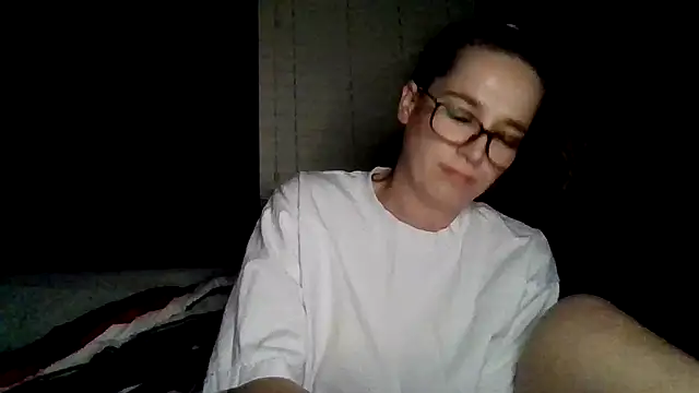 Cloudyydayzz webcam