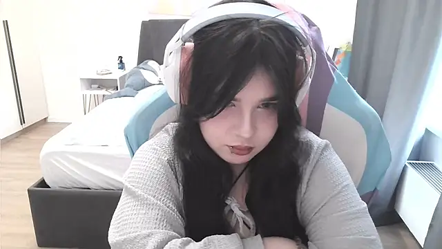 LunarMia webcam