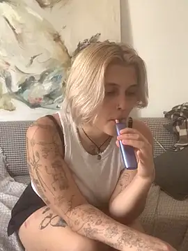 Ella_Bloom webcam