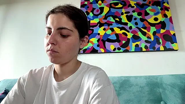 MarisaKomar webcam