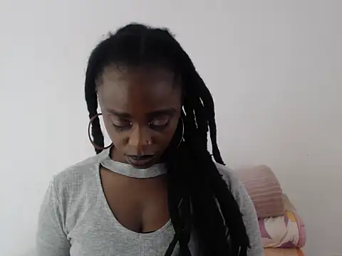 Jah-Queeny webcam