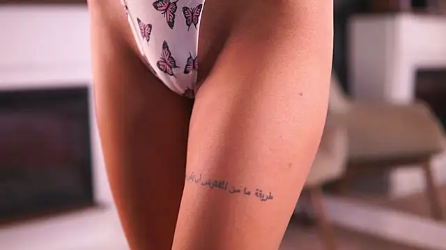 ChloeObril live cam on StripChat