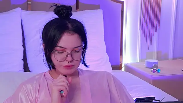 Watch CindyMil live on EroticFlix - High definition streams