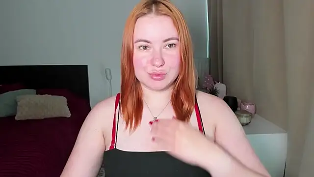 LAYLAxSTAR live cam on StripChat