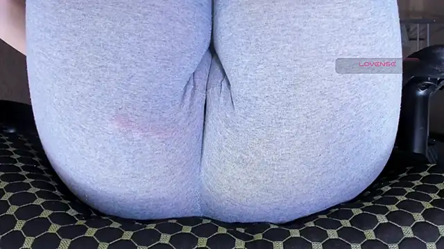 Cameltoe_squirt_inPants webcam