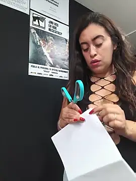 MissNyraSecret webcam
