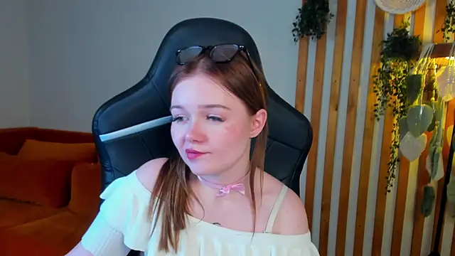 ElinaVale webcam