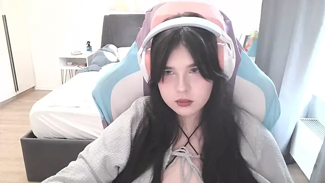 LunarMia webcam