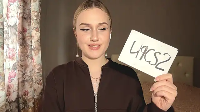 SachikoSpyies webcam
