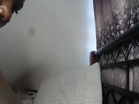 Whimsicalwillow live cam on StripChat