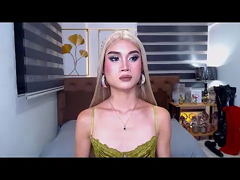 JuicyCockThea webcam