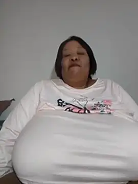 nancy111 (F milf) - Make me squit and cum on my toy