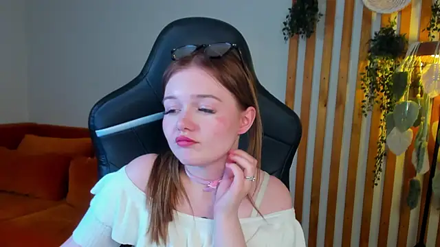 ElinaVale webcam