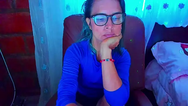 BrianaGarner webcam