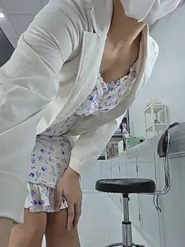 HinaLovely live cam