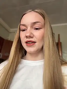 MilaMoone live sex cam