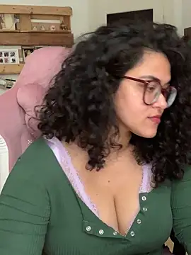 Curvydesifromgermany webcam