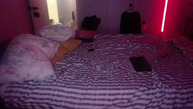 RawOkie live cam