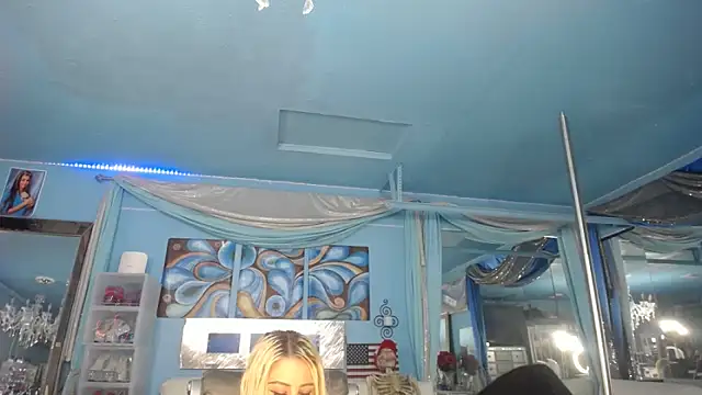 ADRIANNA_FOX webcam