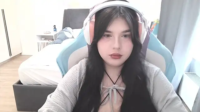 LunarMia webcam