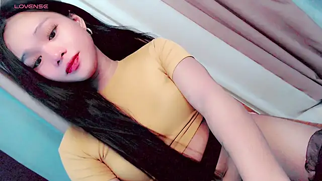 Littleslutty_baby live cam