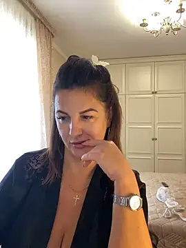 dina0908 (F milf) - see my tanned body
