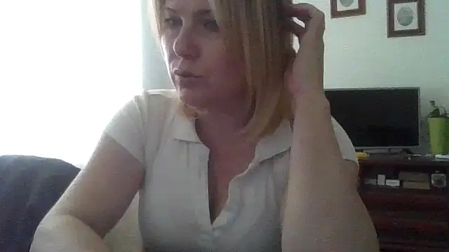 ElenaLove888 webcam