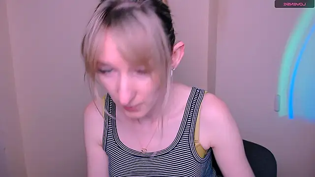 AmandaSell live cam on StripChat