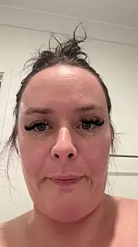 carinabro10 live cam
