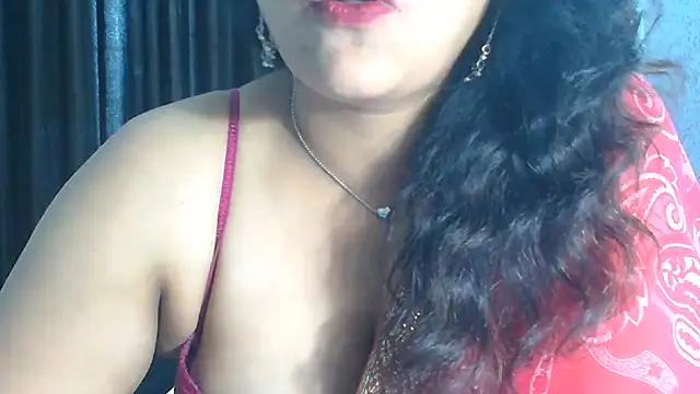 SimmiQueen_77 webcam