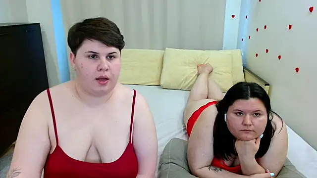 BeckyAndHellen webcam