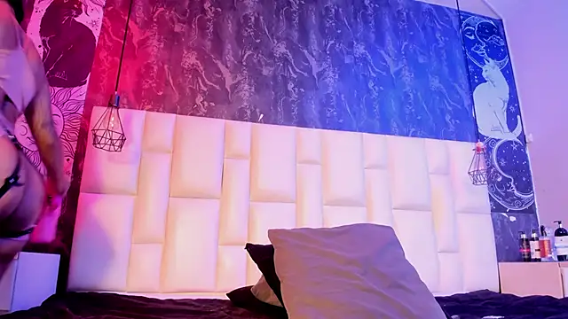 AntonellaQueenn webcam