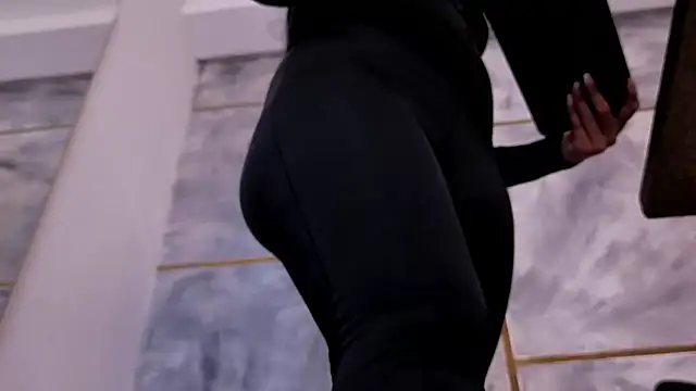 Ellaochoa webcam