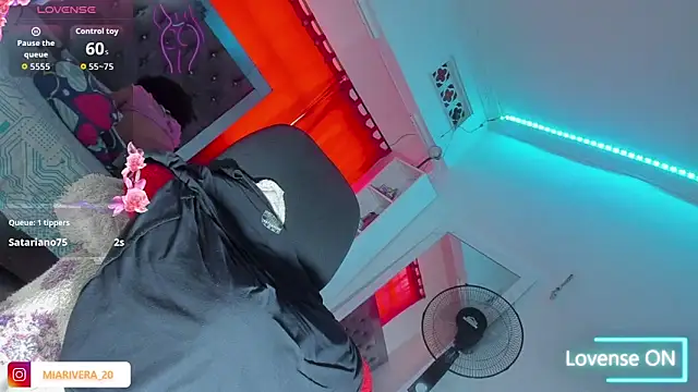 valeria_19x live cam