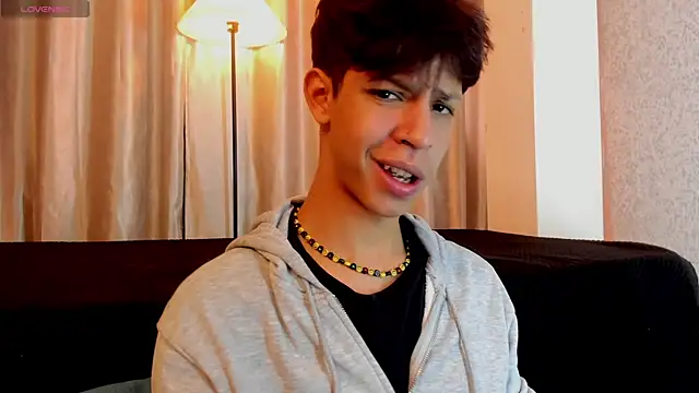 Ethan_qop webcam