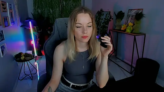 VireliaMoonfall webcam