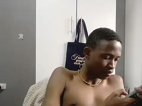 youngAndReckles live cam