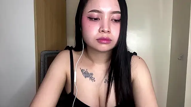 KrystaDonnellan webcam
