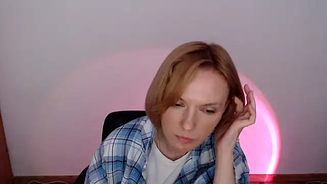 AdelleLovee_ webcam
